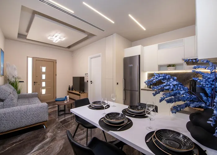 Cozy Rena Luxury Apartment
